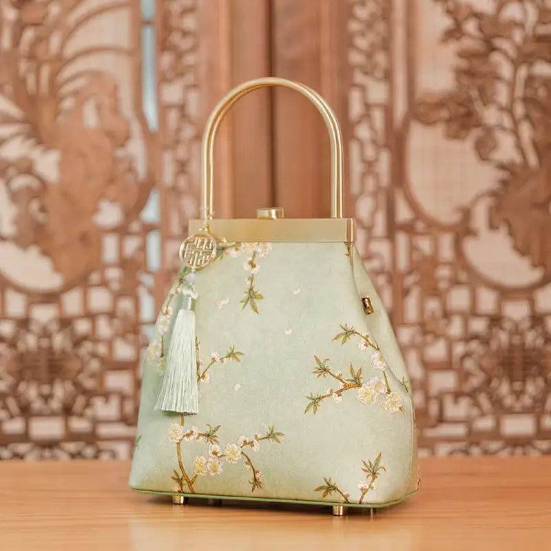 Mulberry Silk Luxury Light Green Kiss Lock Clutch Bag - Image 6
